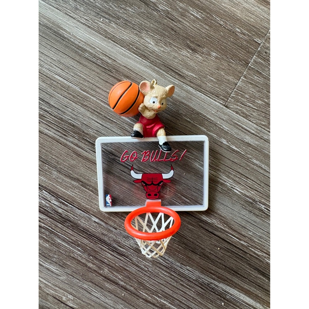 Vintage 1993 Hallmark Chicago Bulls NBA Basketball Mouse Ornament Go Bulls